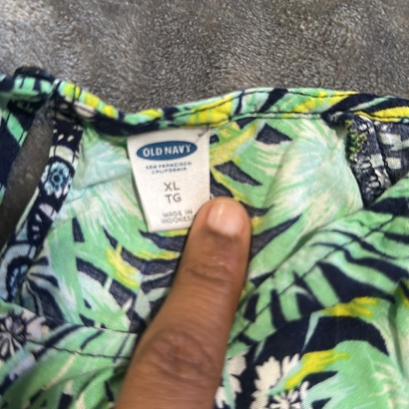 Old Navy Green,Blue ,White Short Sleeve Blouse Size XLarge with Palm Trees - Picture 4 of 5